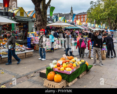 Norwich, Norwich City Center. Im späten 11. Jahrhundert gegründet, mit rund 200 Ständen ist er einer der größten Märkte in Großbritannien Stockfoto