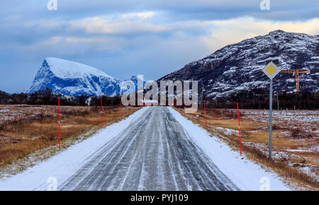 Herbst Landschaften auf der Insel Kvaløya in Tromsø Gemeinde in Troms County, Norwegen. Stockfoto