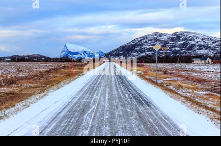 Herbst Landschaften auf der Insel Kvaløya in Tromsø Gemeinde in Troms County, Norwegen. Stockfoto