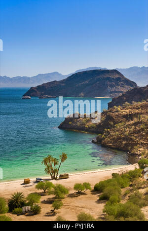 Camper auf Playa el Coyote im Bahia Concepcion, Baja California Sur, Mexiko Stockfoto