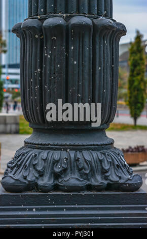 Gusseisen Lamp Post ornament old style Tag Stockfoto