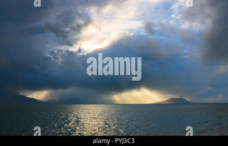 Sturmwolken über eisige Gerade in Southeast Alaska Stockfoto