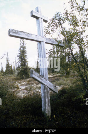 Juli 1973 - alte russische Friedhof entlang Alagnak River, nördlich von King Salmon, Alaska Stockfoto