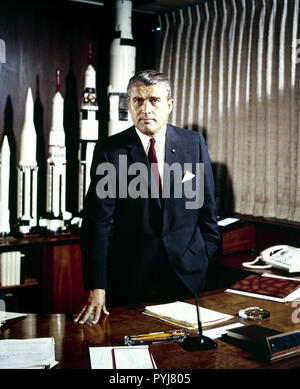 Dr. von Braun wurde Direktor des NASA Marshall Space Flight Center (möglicherweise am 1. Juli 1960) Stockfoto