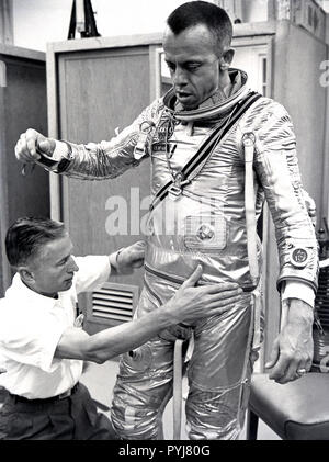 Astronauten Alan Shepard, ausgestattet mit Raumanzug MR-3 (mercury-redstone) Freiheit 7. Stockfoto