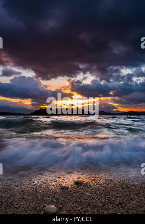 Sonnenaufgang über der Bucht von Nidri, Lefkas Insel Griechenland Stockfoto