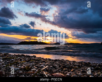 Sonnenaufgang über der Bucht von Nidri, Lefkas Insel Griechenland Stockfoto