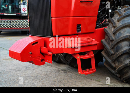 Der neue Traktor Reifen bei industriellen Fabrik Stockfoto