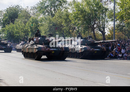 Thessaloniki, Griechenland - 28. Oktober 2018: Oxi Tag griechischen Armee Parade. März während der nationalen Feier zum Tag der militärischen Parade zum Gedenken an die Griechische keine gegen die Mussolini Italienische 1940 Ultimatum. Credit: bestravelvideo/Alamy leben Nachrichten Stockfoto