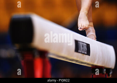 Doha, Katar. 27 Okt, 2018. Detail shot, 27. Oktober 2018 - Turnen: Die 2018 Gymnastics World Championships, Frauen team Qualifikation Schwebebalken bei Aspire Dome in Doha, Katar. Credit: MATSUO. K/LBA SPORT/Alamy leben Nachrichten Stockfoto