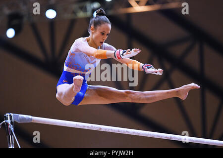 Doha, Katar. 27 Okt, 2018. Naomi Visser (NED), 27. Oktober 2018 - Turnen: Die 2018 Gymnastics World Championships, Frauen team Qualifikation Stufenbarren an Aspire Dome in Doha, Katar. Credit: MATSUO. K/LBA SPORT/Alamy leben Nachrichten Stockfoto