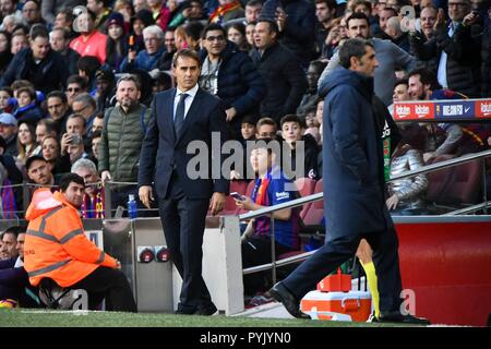 Barcelona, Spanien. 28 Okt, 2018. Real Madrid Trainer Julen Lopetegui während der spanischen Liga, Fußballspiel zwischen dem FC Barcelona und Real Madrid am 28. Oktober 2018 im Camp Nou Stadion in Barcelona, Spanien. Credit: CORDON Cordon Drücken Sie die Taste/Alamy leben Nachrichten Stockfoto