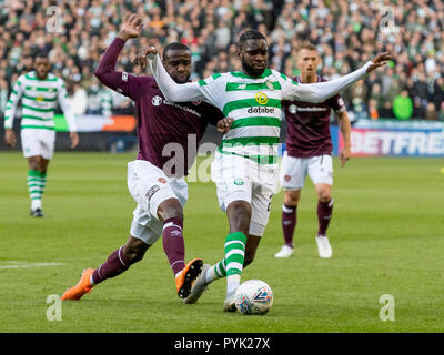 Das Stadion Murrayfield, Edinburgh, Großbritannien. 28 Okt, 2018. Scottish League Cup Fußball, Halbfinale, Herz von Midlothian vs Celtic; Clevid Dikamona der Herzen und Odsonne Edouard der Keltischen Credit: Aktion plus Sport/Alamy leben Nachrichten Stockfoto