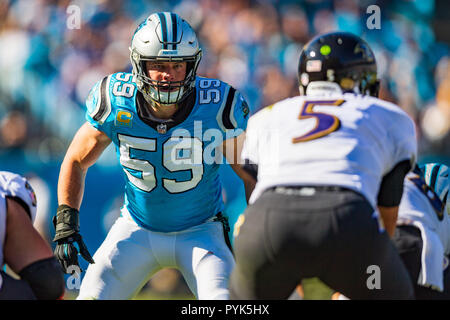 Charlotte, North Carolina, USA. 28 Okt, 2018. Carolina Panthers linebacker Lukas Kuechly (59) Während der NFL Football Spiel zwischen der Baltimore Ravens und die Carolina Panthers am Sonntag, Oktober 28, 2018 in Charlotte, NC. Jakob Kupferman/CSM Credit: Cal Sport Media/Alamy leben Nachrichten Stockfoto