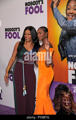 NEW YORK, NY - 28. Oktober: Tiffany Haddish und Tika Sumpter teilnehmen "Nobody's Fool" New York Premiere bei AMC Lincoln Square Theater am Oktober 28, 2018 in New York City. Credit: Ron Adar/Alamy leben Nachrichten Stockfoto