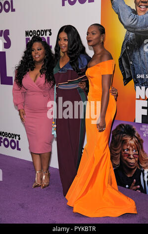 NEW YORK, NY - 28. Oktober: Amber Riley, Tiffany Haddish und Tika Sumpter teilnehmen "Nobody's Fool" New York Premiere bei AMC Lincoln Square Theater am Oktober 28, 2018 in New York City. Credit: Ron Adar/Alamy leben Nachrichten Stockfoto