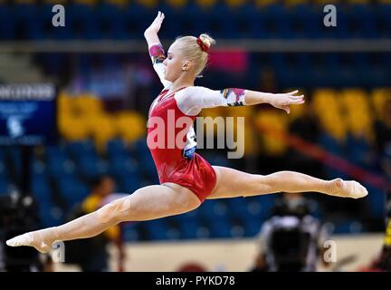 Doha, Katar. 28 Okt, 2018. Angelina Melnikova Russlands führt während Fußbodenübung Qualifizierung der Frauen des 48. Turn-WM in Doha, der Hauptstadt von Katar, Okt. 28, 2018. Credit: Nikku/Xinhua/Alamy leben Nachrichten Stockfoto