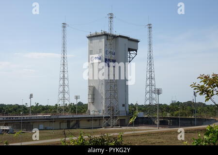 Korou, Frankreich. Okt, 2018 19. Die Startrampe für die Vega Rakete kann in den Räumlichkeiten der Weltraumbahnhof Kourou in Französisch-Guayana gesehen werden. Die Vega ist die kleinste Trägerrakete der Europäischen Raumfahrtagentur ESA. Credit: Janne Kieselbach/dpa/Alamy leben Nachrichten Stockfoto