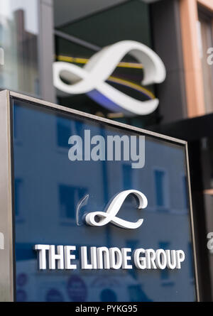 München, Deutschland. 29 Okt, 2018. Das Logo der Linde AG, am Hauptsitz des Unternehmens in der bayerischen Hauptstadt. Credit: Peter Kneffel/dpa/Alamy leben Nachrichten Stockfoto