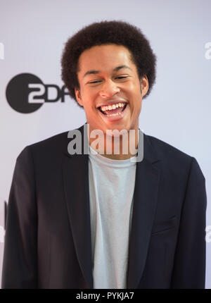 Berlin, Deutschland. 14 Okt, 2018. Sheku KANNEH - MASON (Clown des Jahres, Cello) Preisverleihung des Opus-Klassik 2018 durch den Verein zur Förderung der Klassischen Musik eV im Konzerthaus Berlin am 14.10.2018. | Verwendung der weltweiten Kredit: dpa/Alamy leben Nachrichten Stockfoto