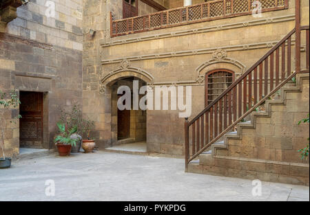 Fassade des Zeinab Khatoun historisches Haus, in der Nähe der Al-Azhar-Moschee in Darb Al-Ahmar Bezirk, alte Kairo, Ägypten Stockfoto