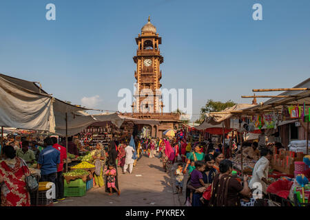 Uhrturm und Sardar Market, Jodhpur, Rajasthan, Indien Stockfoto