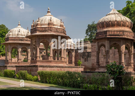 Funeraries bei Mandore Garten, Jodhpur, Rajasthan, Indien Stockfoto