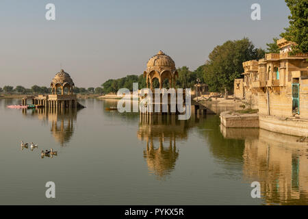 Gadisar See, Jaisalmer, Rajasthan, Indien Stockfoto