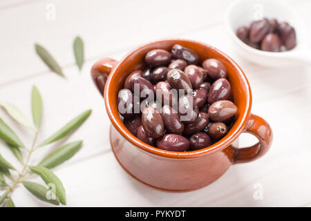Aragon Oliven leckere spanische Vorspeise. Schwarze Oliven Stockfoto