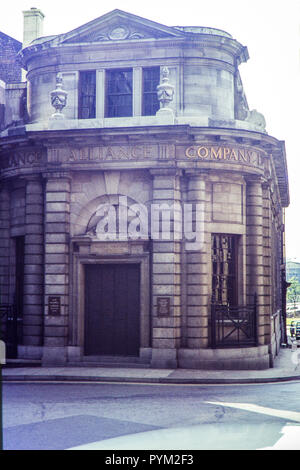 Allianz und Assurance Company auf der George Street, Sheffield. Bild im Juni 1968 getroffen. Das Gebäude ist jetzt von Sheffield jungen Völker Center (Nspcc) Stockfoto