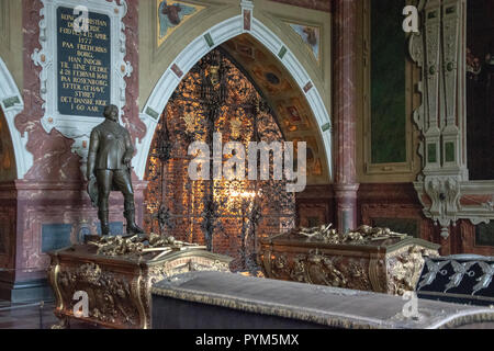 Särge in der Christlichen 4 Kapelle in der Kathedrale von Roskilde, Roskilde, Dänemark. Der Bau der Kathedrale begann in den 1170ern unter Bischof Absalon. Stockfoto