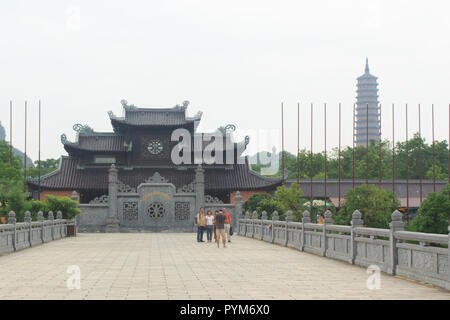 Panoramablick und Pagode in Ninh Binh Vietnam Stockfoto