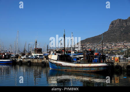 Kunststoff Luftverschmutzung in Hout Bay Hafen in der Nähe von Kapstadt, Südafrika. Stockfoto