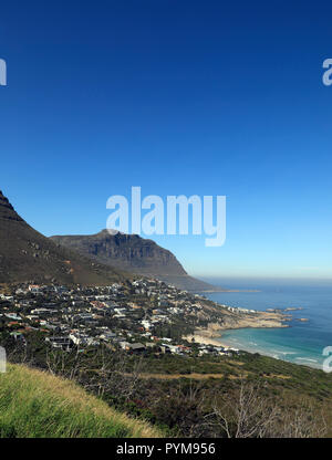 Llandudno Strand liegt zwischen Hout Bay und Camps Bay entlang der Atlantikküste, in Kapstadt, Südafrika Stockfoto