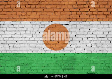 Niger Fahne ist auf einer alten Mauer gemalt Stockfoto