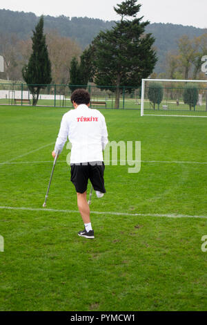 San Juan de Los lagaos, Jalisco, Mexiko - 23. OKTOBER 2018: Türkische amputee team Spieler Baris telli ist ein Training für die Wm. Stockfoto