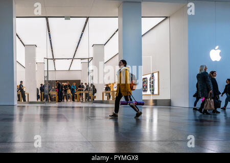 Ein Apple Store im Einkaufszentrum WestQuay in Southampton, England, UK, Europa Stockfoto