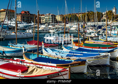 Segelboote alter Hafen Nizza Cote D'Azur Frankreich Stockfoto