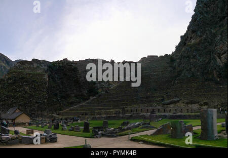 Terrassen von Pumatallis in Ollantaytambo archäologische Stätte in der Provinz Cuzco, Peru Stockfoto