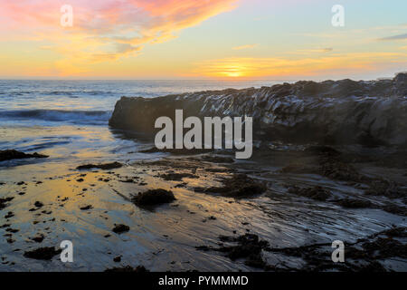 Sonnenuntergang über Four Mile Beach. Stockfoto