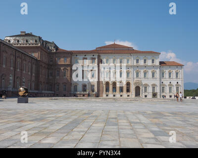 VENARIA, ITALIEN - ca. August 2018: Reggia di Venaria barocken Königlichen Palast Stockfoto