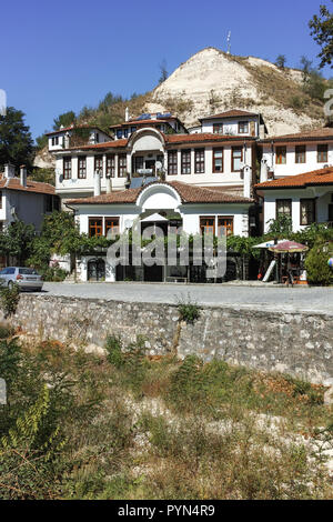 MELNIK, Bulgarien - September 7, 2017: Panorama mit alten Häusern, Melnik, Blagoevgrad, Bulgarien Stockfoto