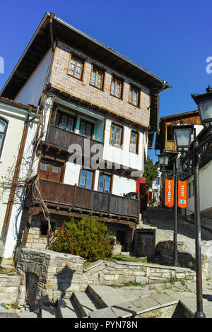 VELIKO Tarnovo, Bulgarien - 11. APRIL 2017: Häuser in der Altstadt von Veliko Tarnovo, Bulgarien Stockfoto