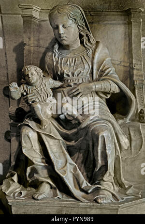 Thronende Madonna mit dem Kind, 1450-1500 Gasparo Cairano des 15. Jahrhunderts im Museum für antike Kunst in das Castello Sforzesco - Schloss Sforza in Mailand Italien Stockfoto