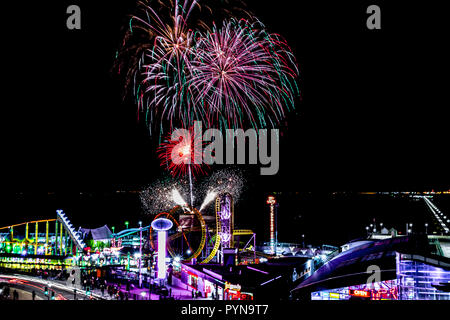 Southend on Sea Feuerwerk im Adventure Island Stockfoto