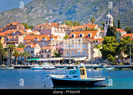 Stadt Cavtat mit Blick aufs Wasser, Süd Dalmatien, Kroatien Stockfoto