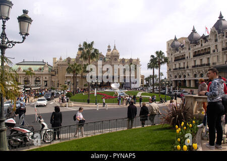 Die Leute vorne Casino von Monte Carlo, Monaco Stockfoto