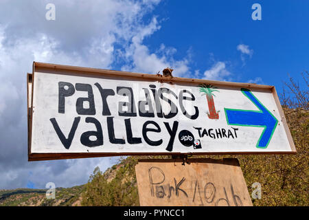 Paradise Valley Schild am westlichen Ende des Atlas Gebirges, in der Nähe von Agadir, Marokko, North West Afrika. Stockfoto