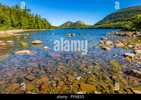 Auf der Suche Jordanien Teich an der Blasen in Acadia National Park Maine in den Vereinigten Staaten Stockfoto