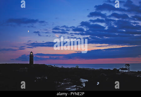 Leuchtturm Darßer Ort im Abendlicht, Ostsee, Mecklenburg-Vorpommern, Deutschland Stockfoto